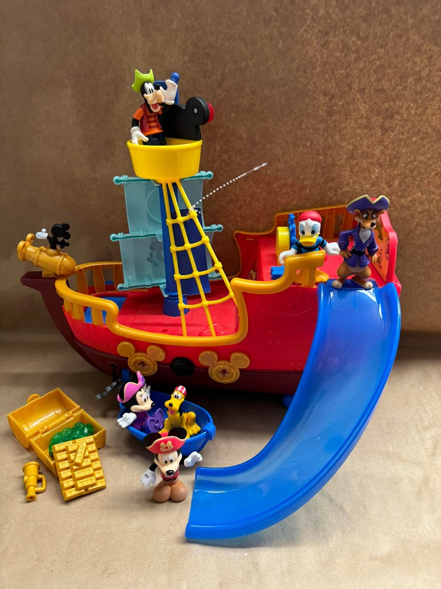 Disney Mickey Toy Ship