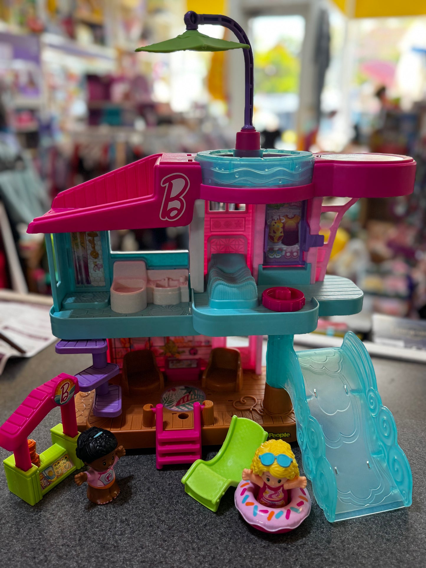 Fisher-Price Little People Barbie Beach House playset