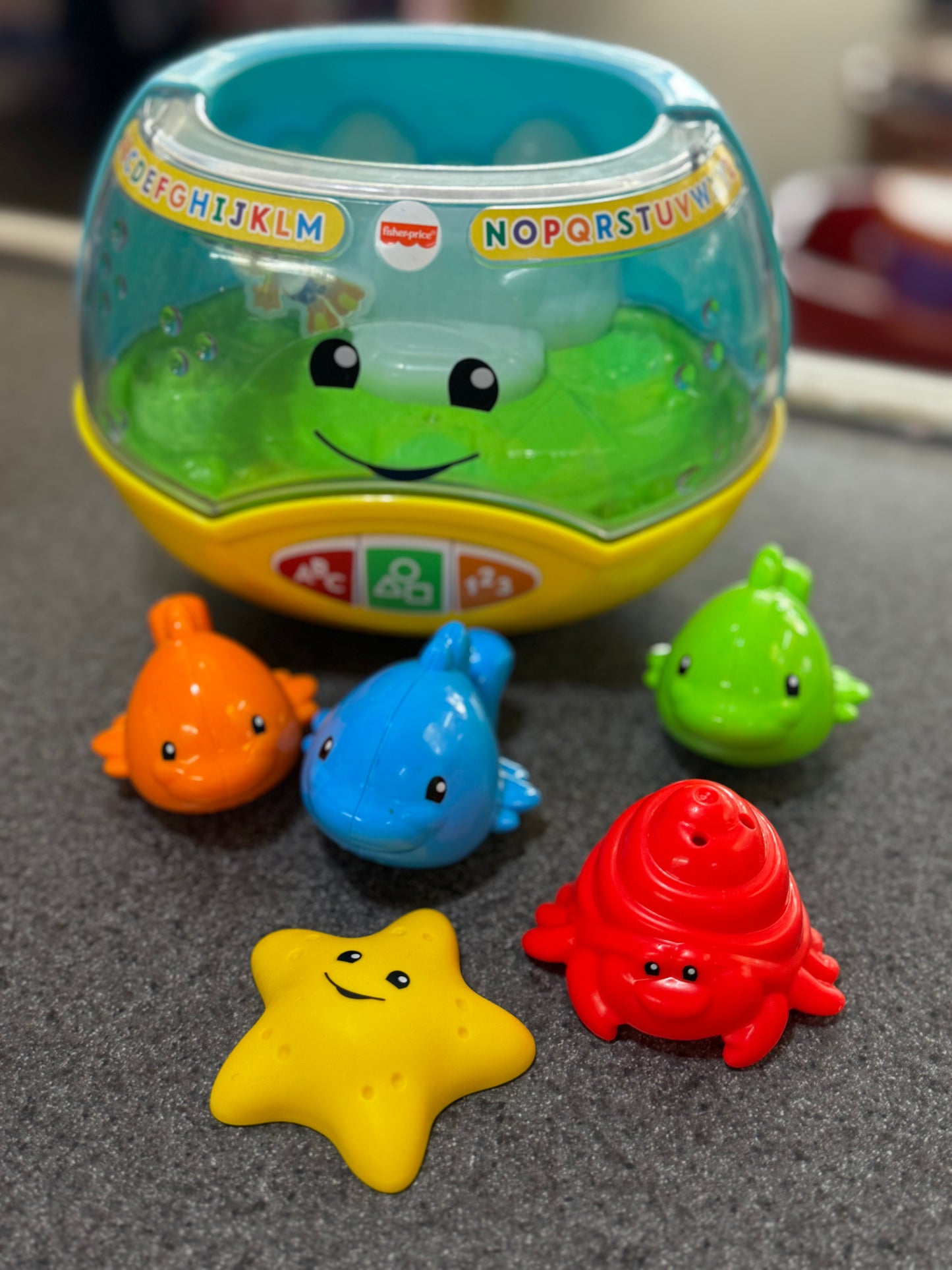 Fisher-Price Laugh and Learn Magical Lights Fishbowl