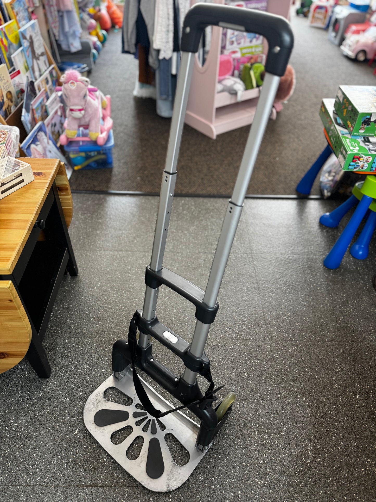 Pick up only~ Munchkin Smart Move Car Seat Cart