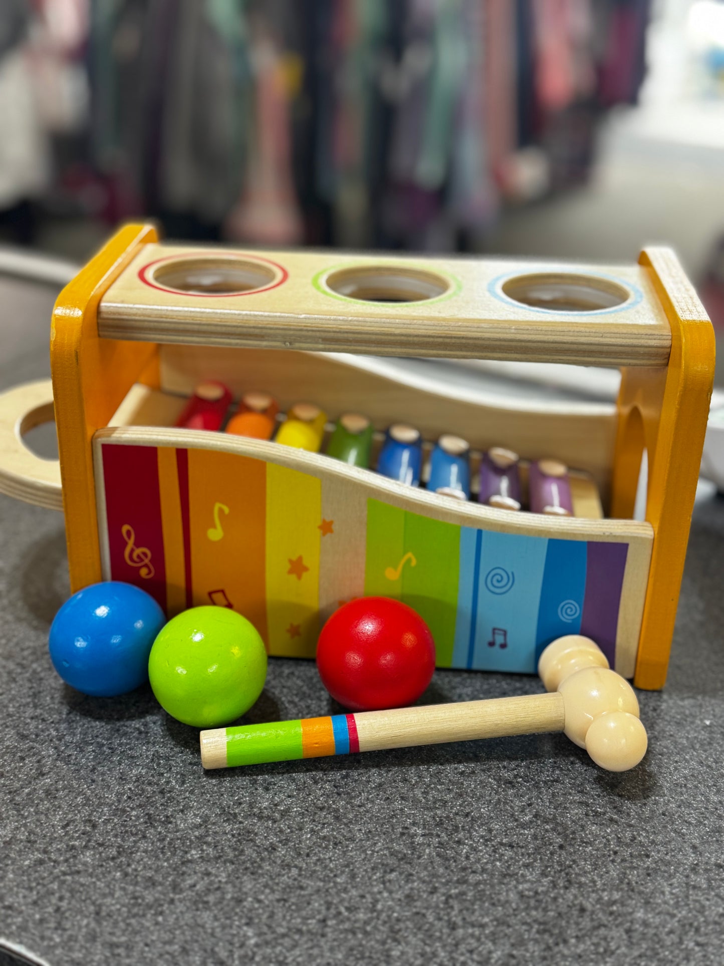 Hape musical tap Bench