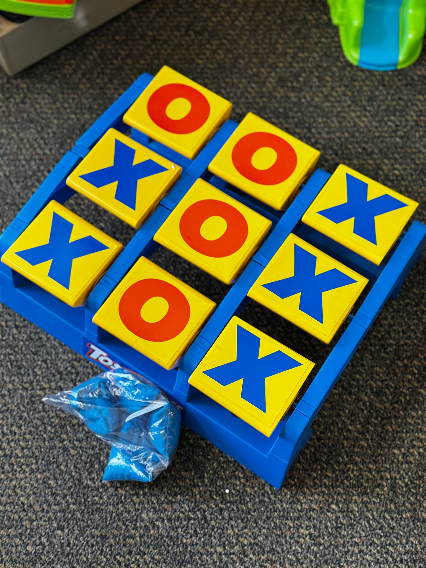 Pick up only~ Mattel Toss Across Board Game