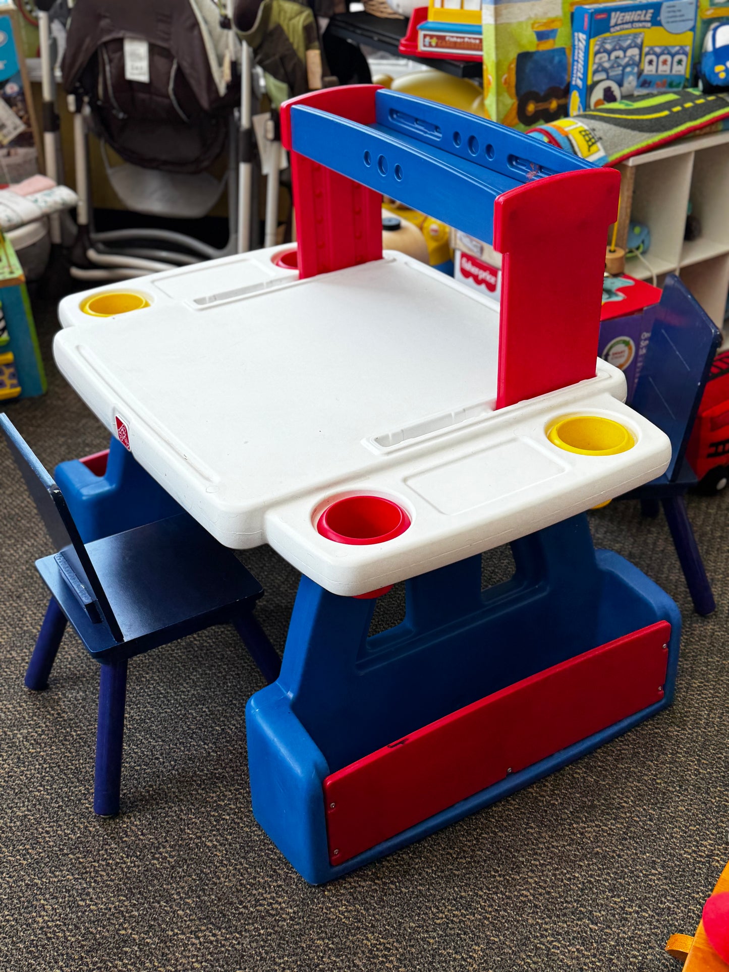 Pick up only~ step 2 art table with chairs