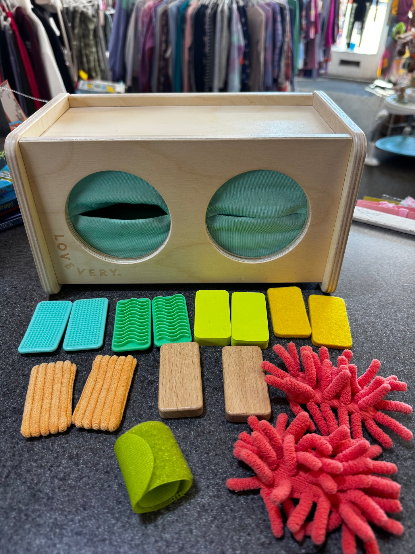 Lovevery Wooden Tactile Guessing Game Montessori Sensory Box Analyst Play Kit