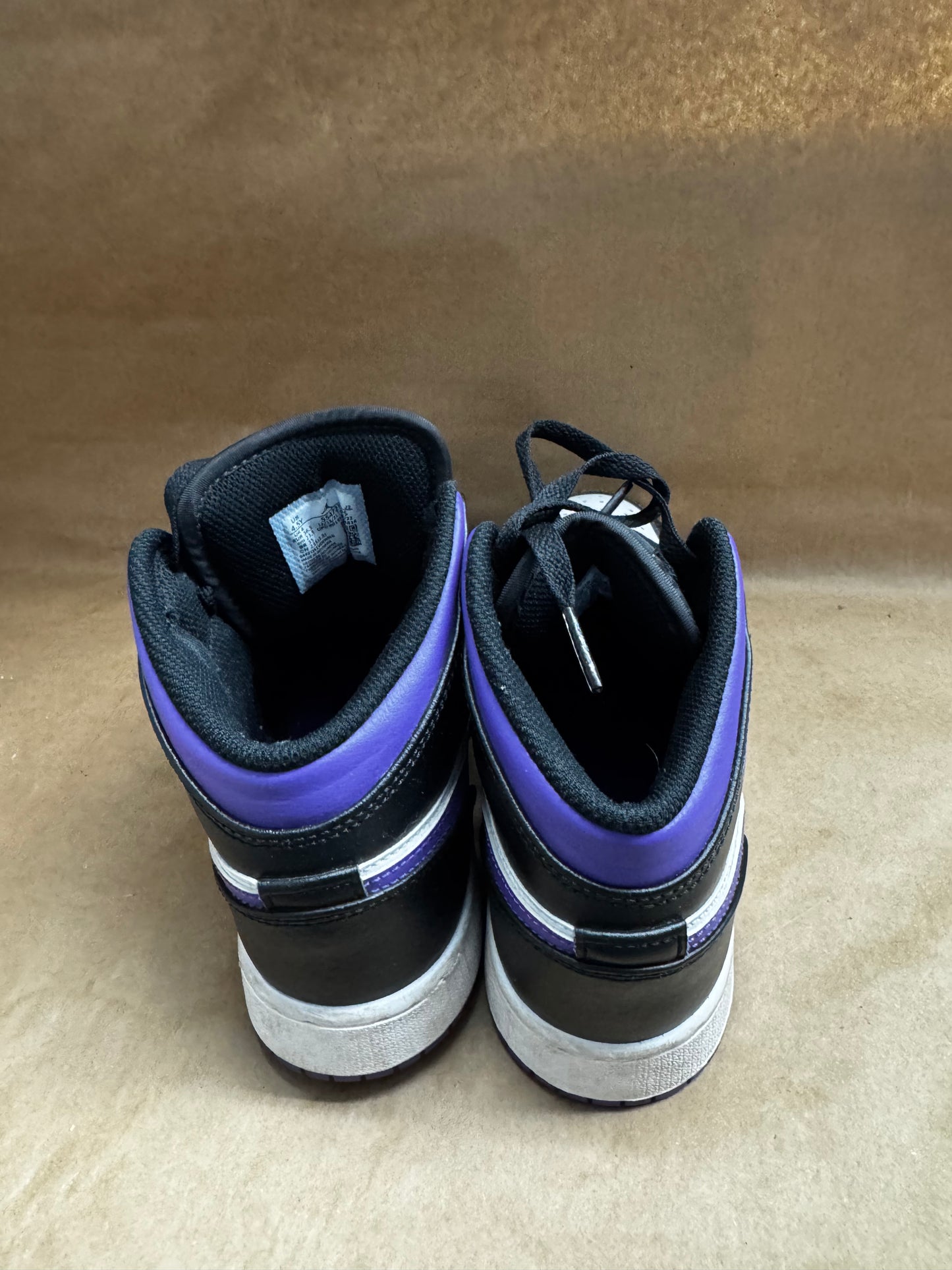 Air Jordan 1 Mid "Dark Iris" size 4.5 Youth