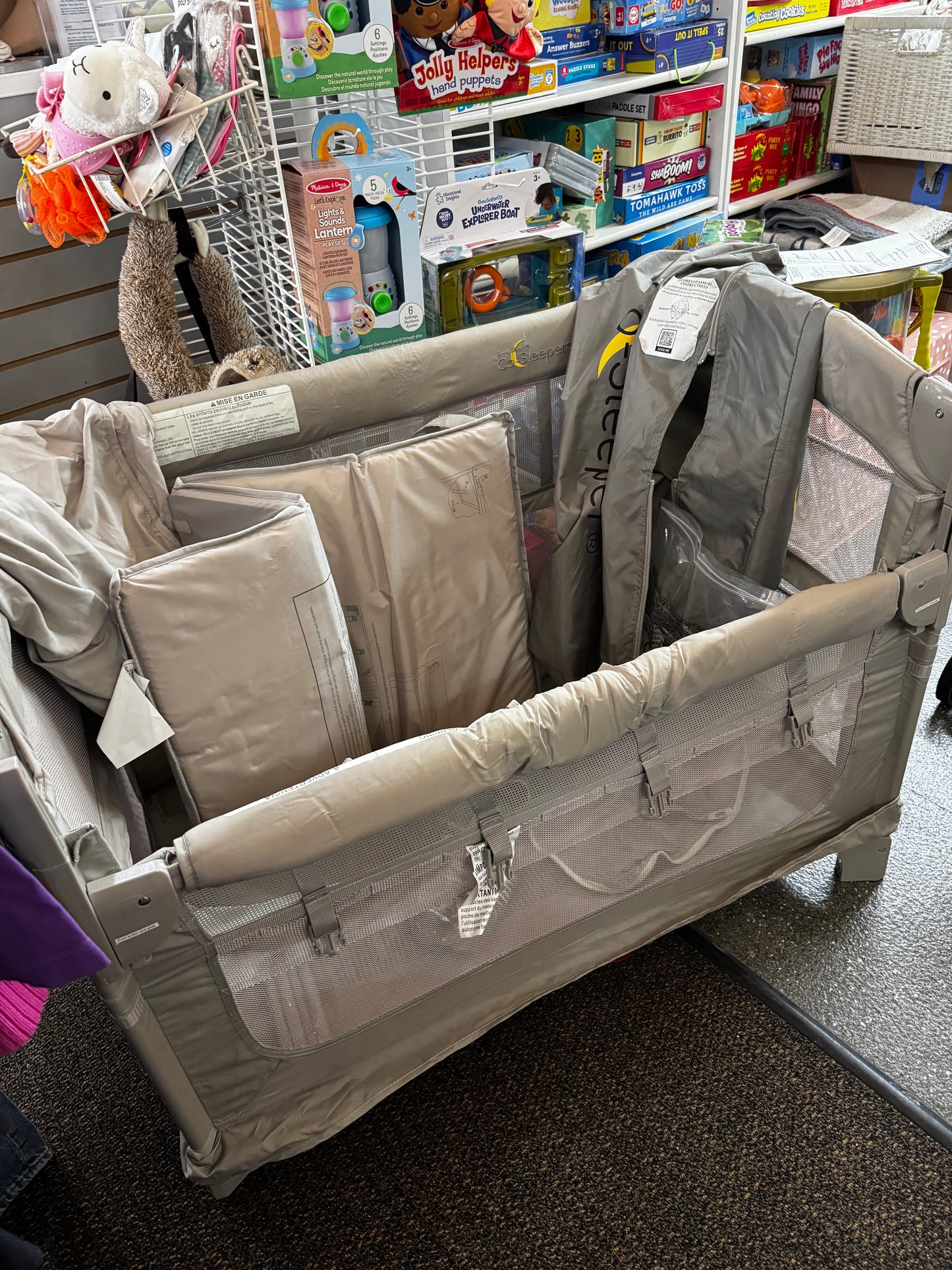 Co sleeper Bassinet (pick up only)