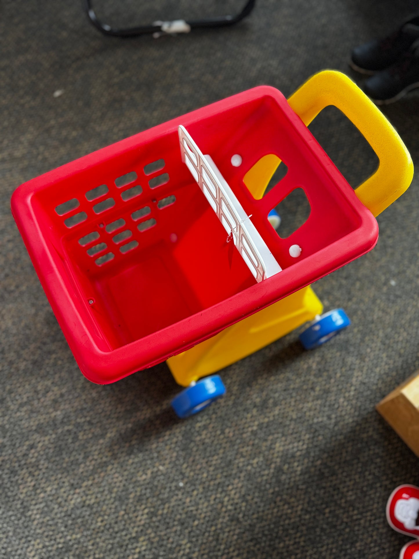 Little Tikes plastic shopping cart