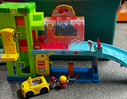 ( pick up only) Little People  Smart Stage Garage with accessories