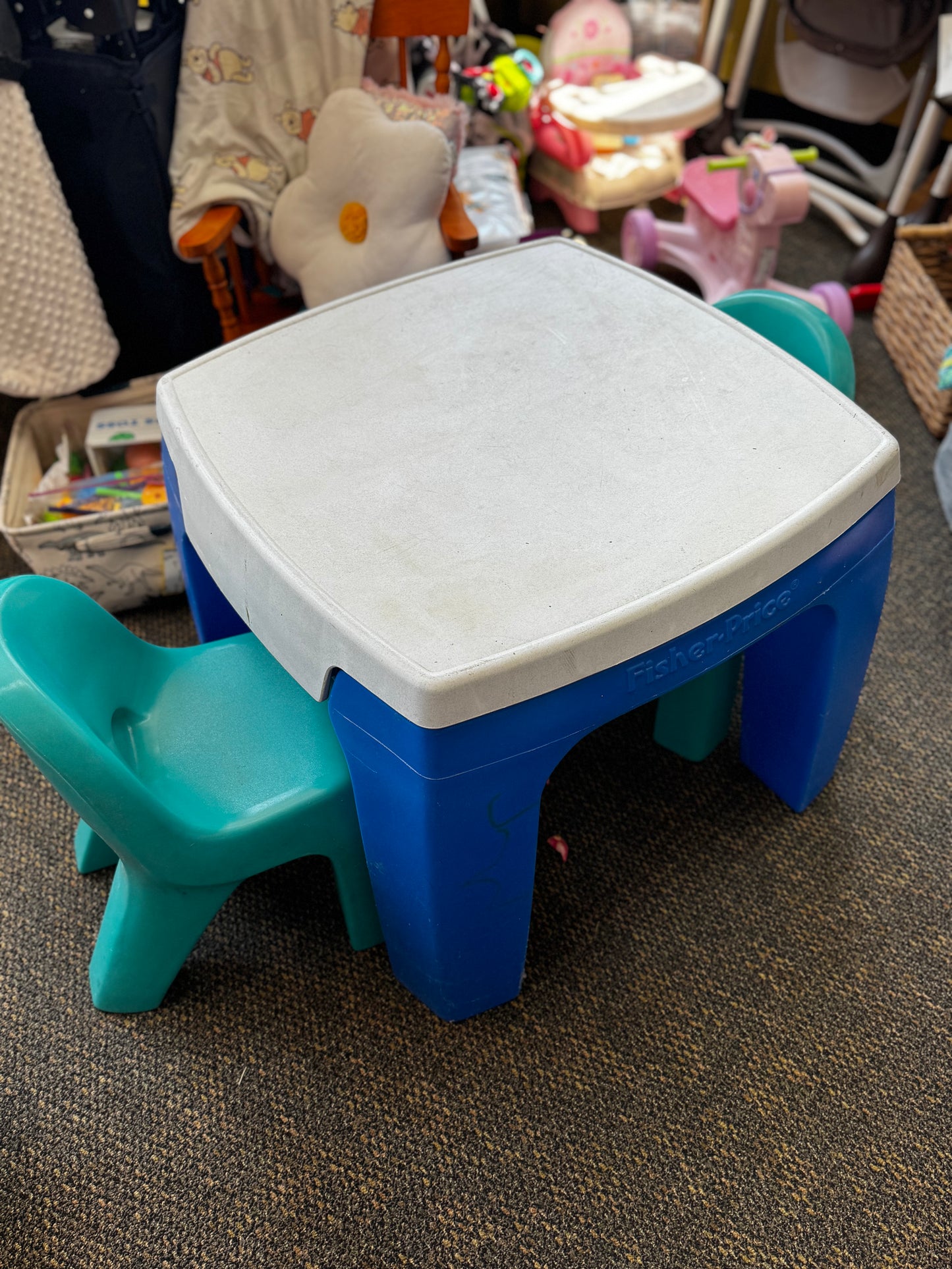 Pick up only~ vintage 1995 RARE Fisher Price Water/Sand/Art Table & Little Tikes Chair