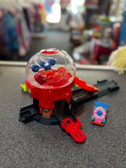 Hot Wheels Toy Car Track Set, Gumball Machine Playset