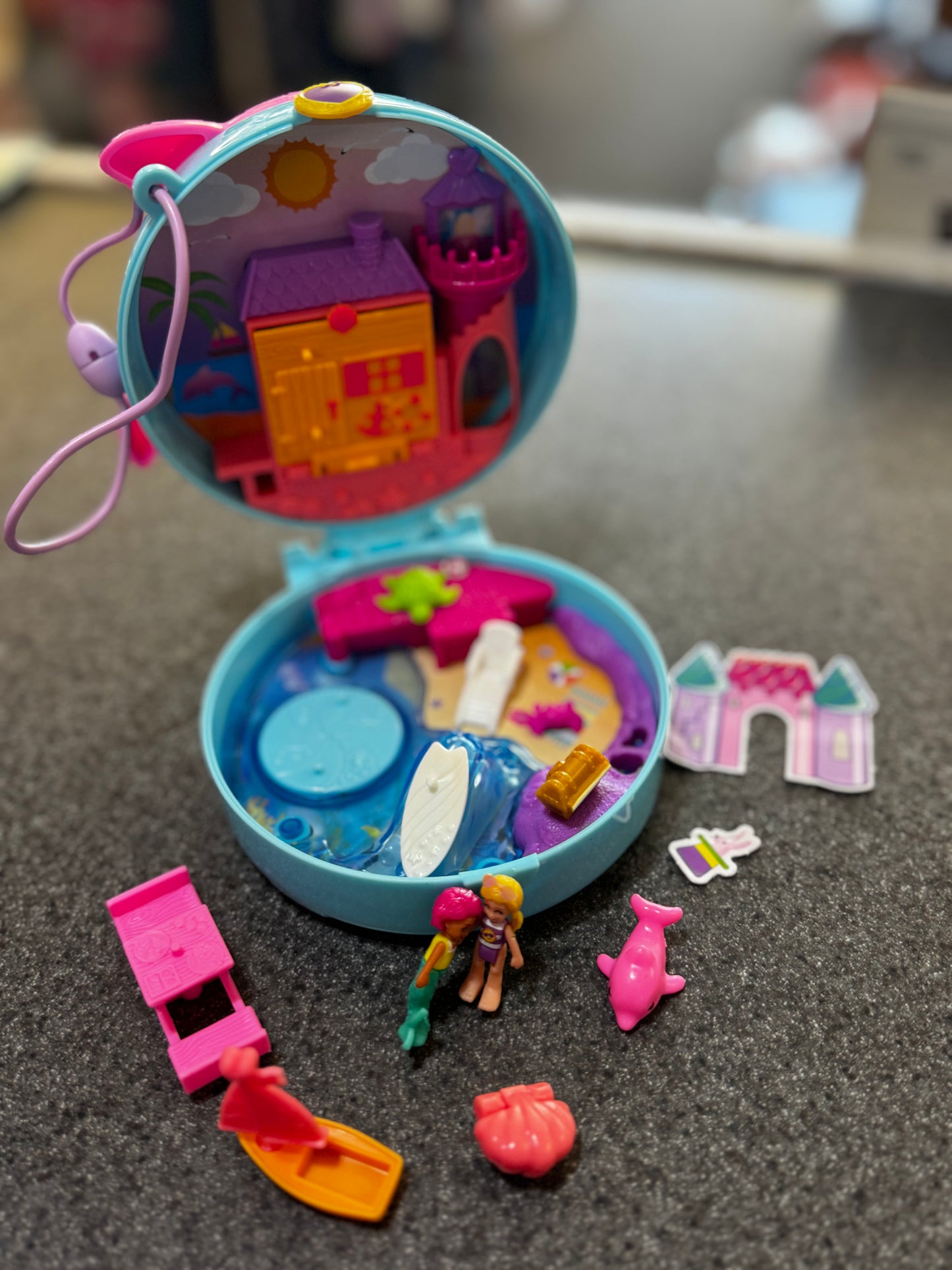 Polly Pocket Dolphin Beach Compact playset