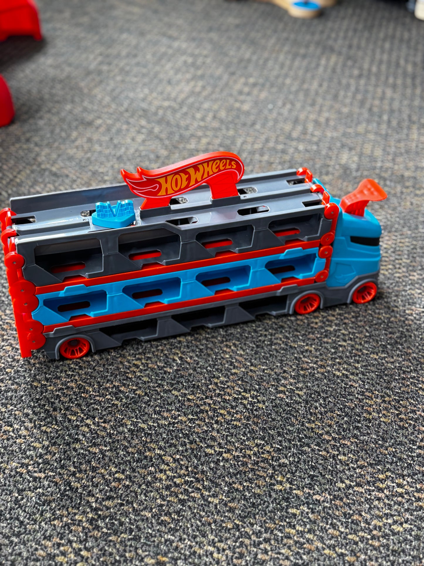 Hot Wheels Speedway Hauler Storage Carrier