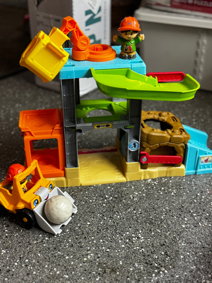 Fisher-Price Little People Load Up 'n Learn Construction Site