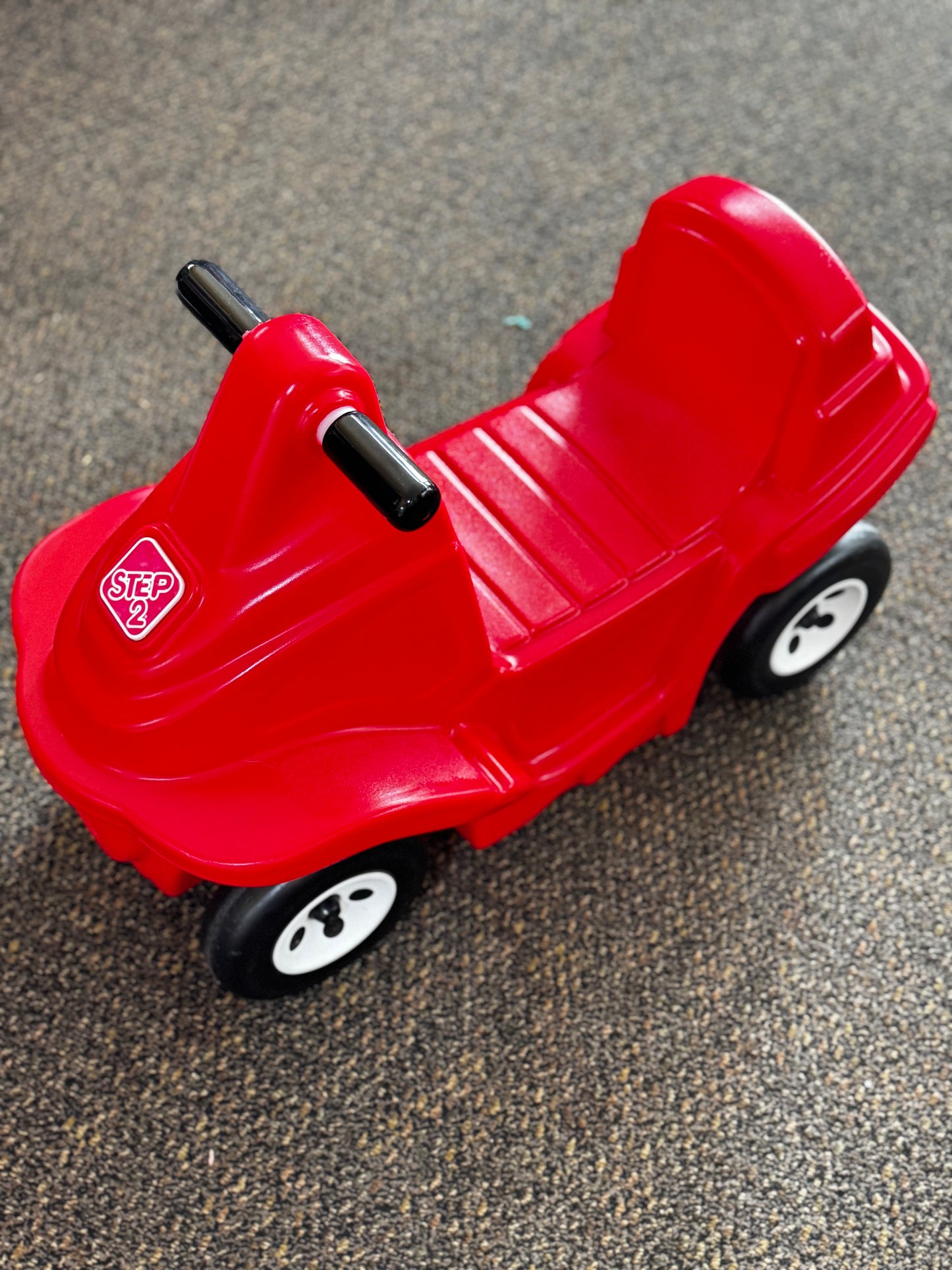 Pick up only~ Rapid Ride & Hide Foot-To-Floor Ride-On step 2