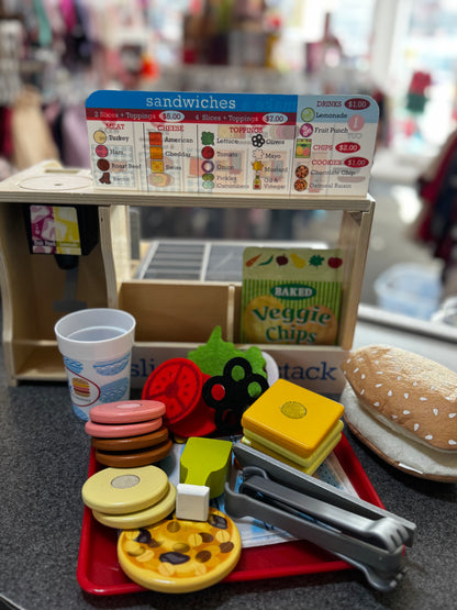 Melissa & Doug Slice  & Snack Center