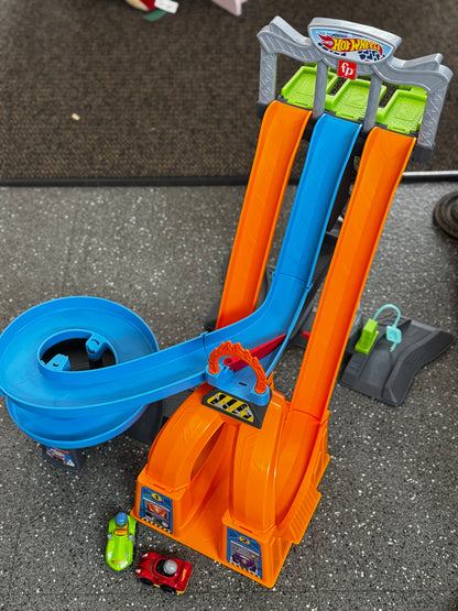 Pick up only~Fisher-Price Little People Hot Wheels Racing Loops Tower Toddler Vehicle Playset, 2 Cars