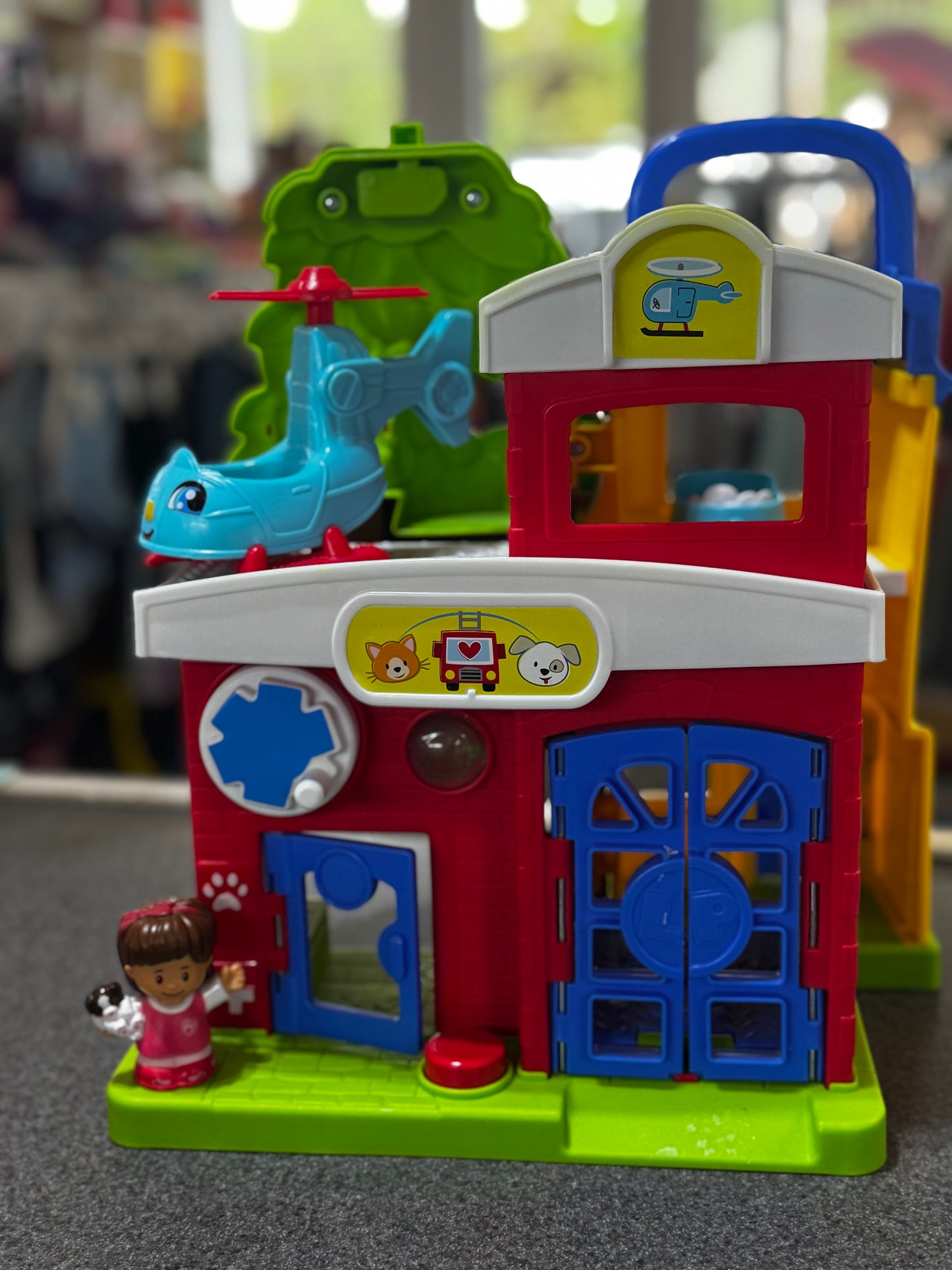Pick up only~ Fisher-Price Little People Animal Rescue Playset