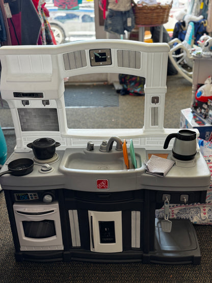 Pick up only~ Step2 Modern Cook Stove Set
