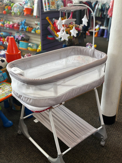 Pick up only~ Simmons Bassinet