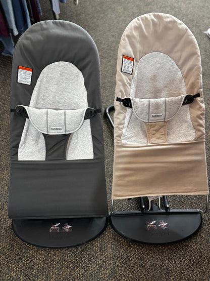 Baby Bjorn Bouncer (Pick up only)