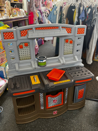 Pick up only~ Step 2 Tool bench