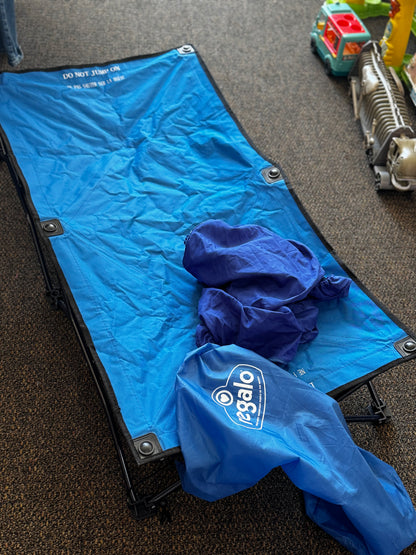 Pick up only~ Regalo My Cot Portable Toddler Bed
