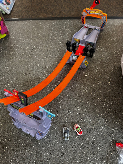 Pick up only ~ Hot Wheels Star Wars RacerVerse Toy Car Track Set & 2 Die-Cast Racers