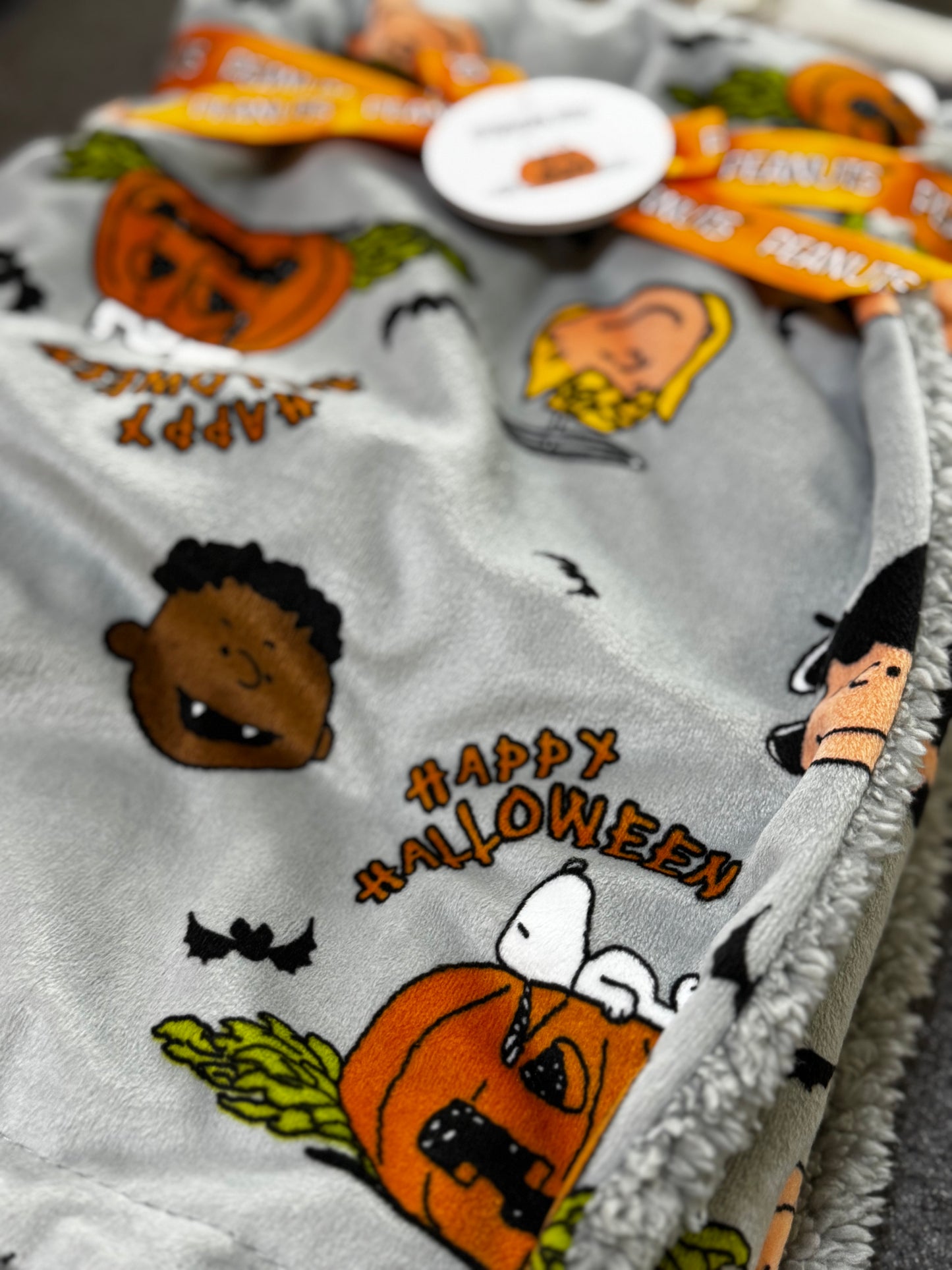 New~ Halloween Baby Blanket Peanuts characters