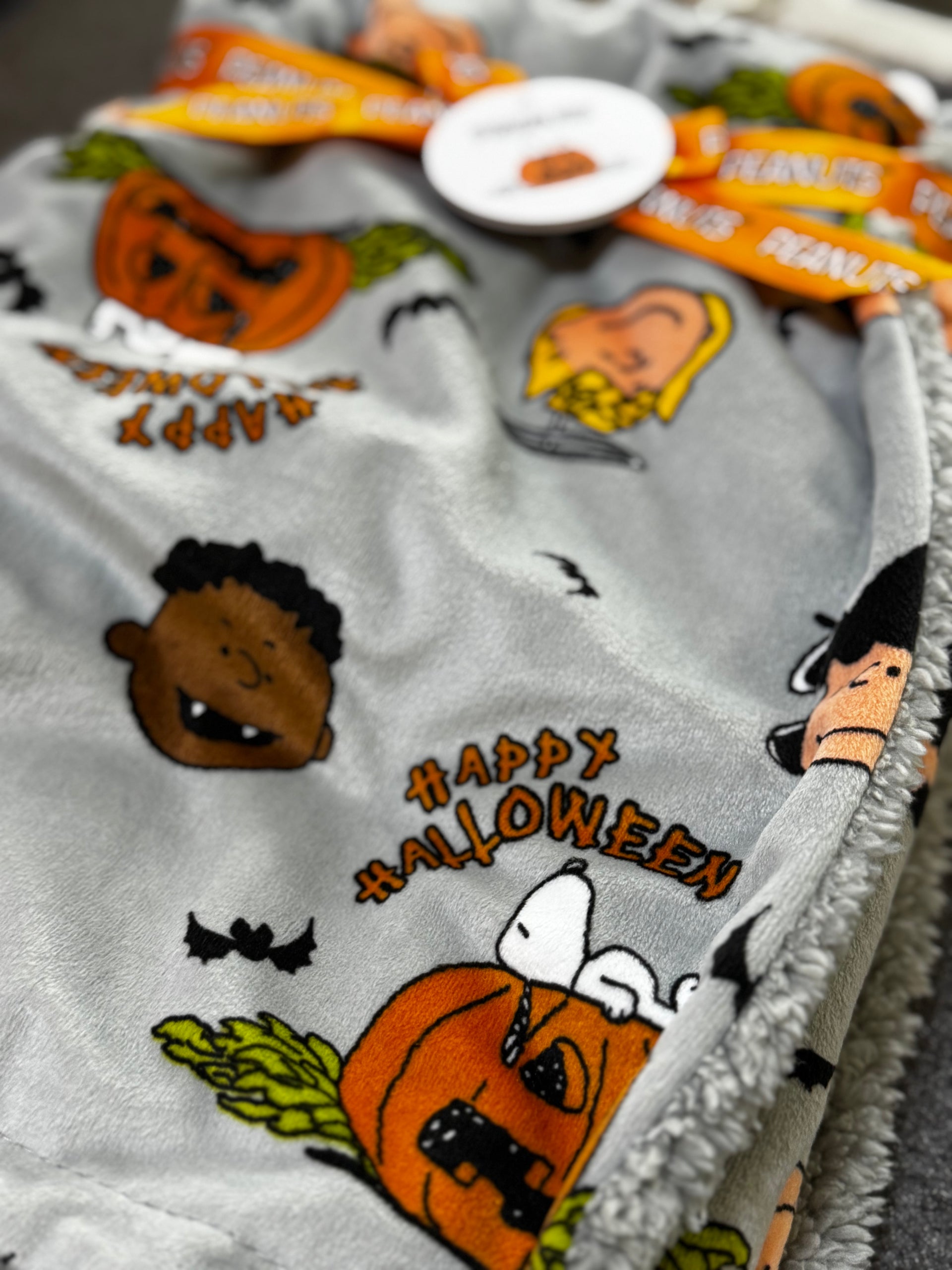 New~ Halloween Baby Blanket Peanuts characters