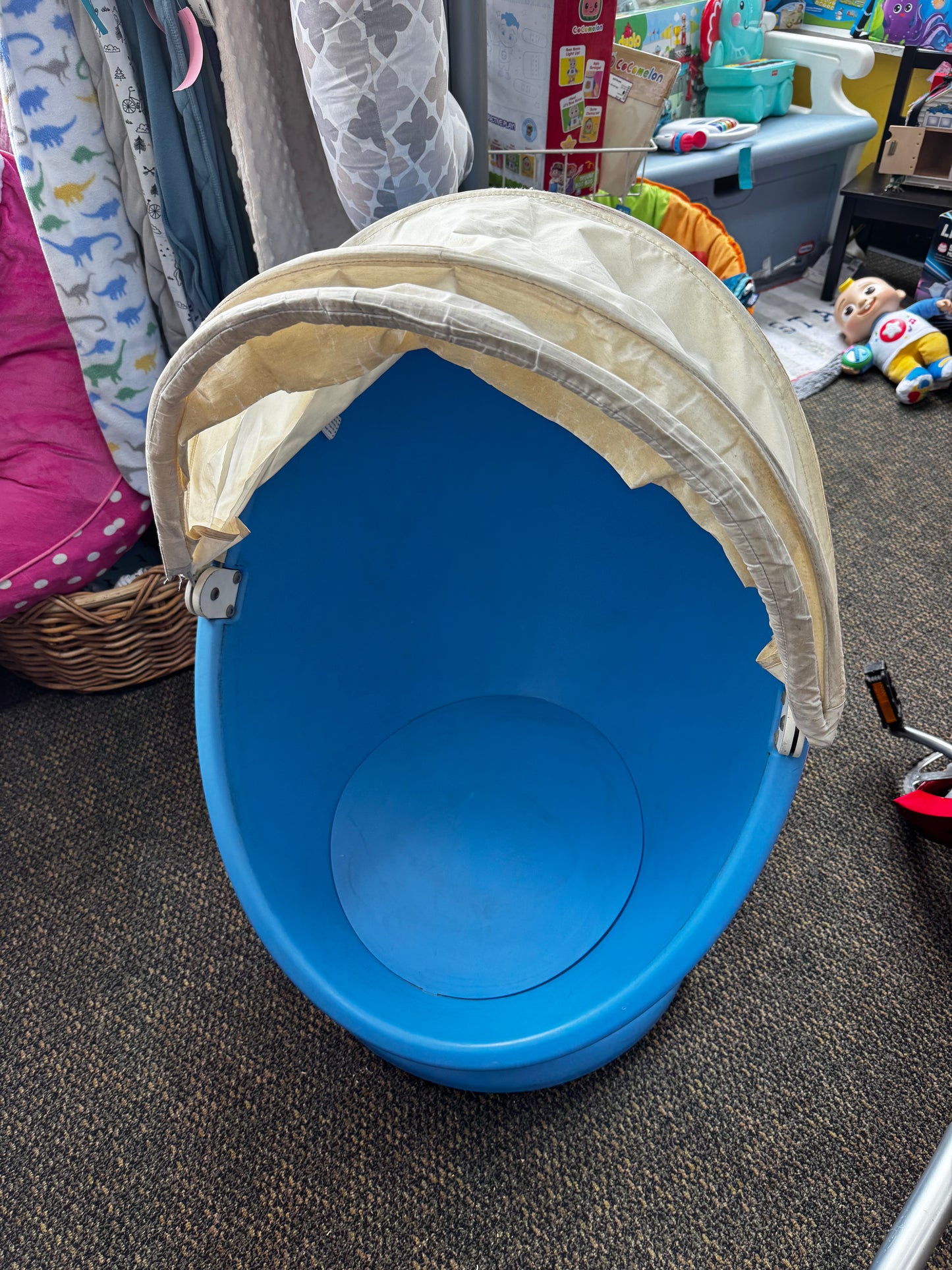 Pick up Only sensory Swivel Chair with shade