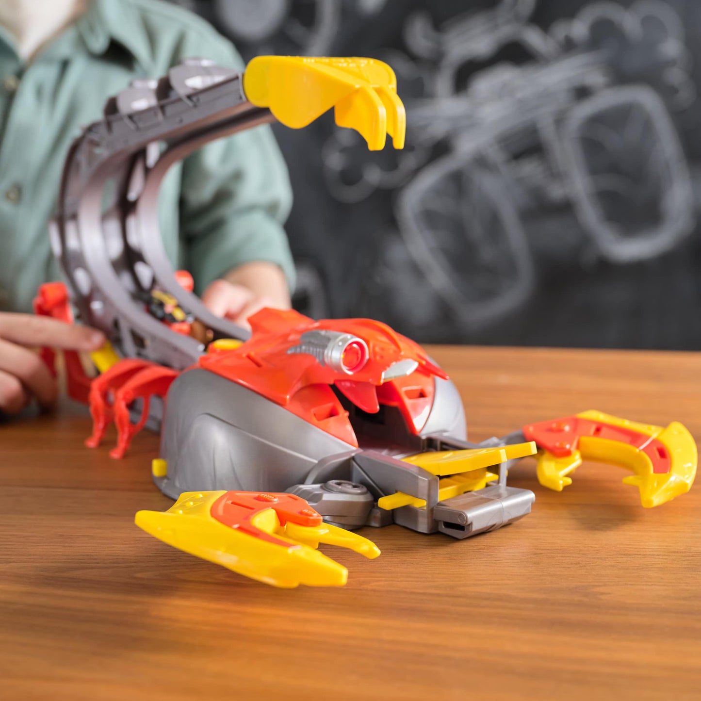 Spin Master Monster Jam El Toro Loco Venom Velocity Scorpion playset