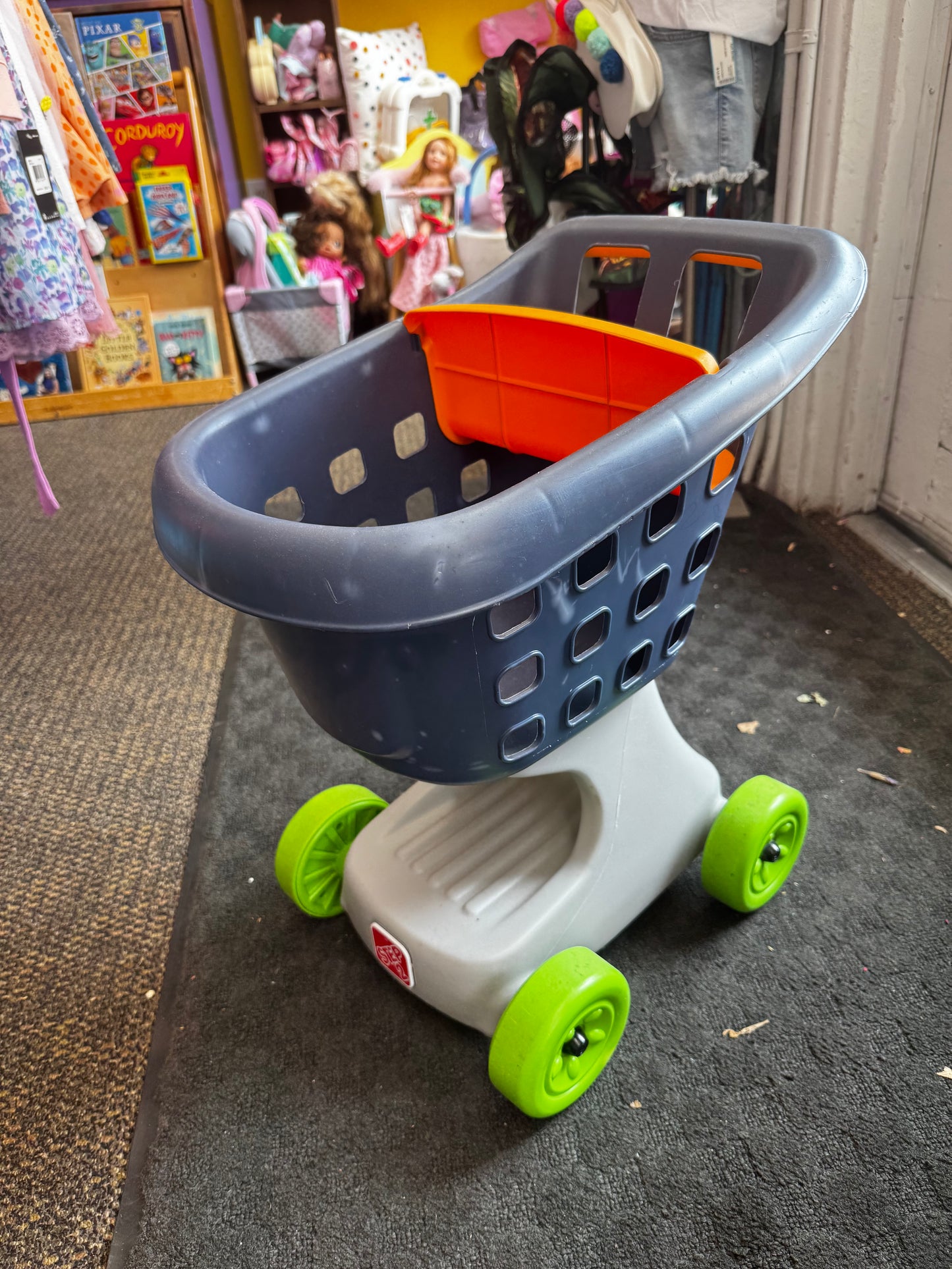 Pick up only~ Step 2 Shopping cart