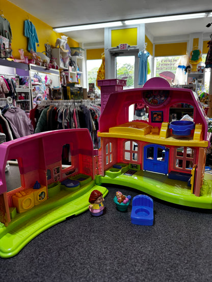 Pick up only~ Fisher-Price Little People Happy Sounds Home