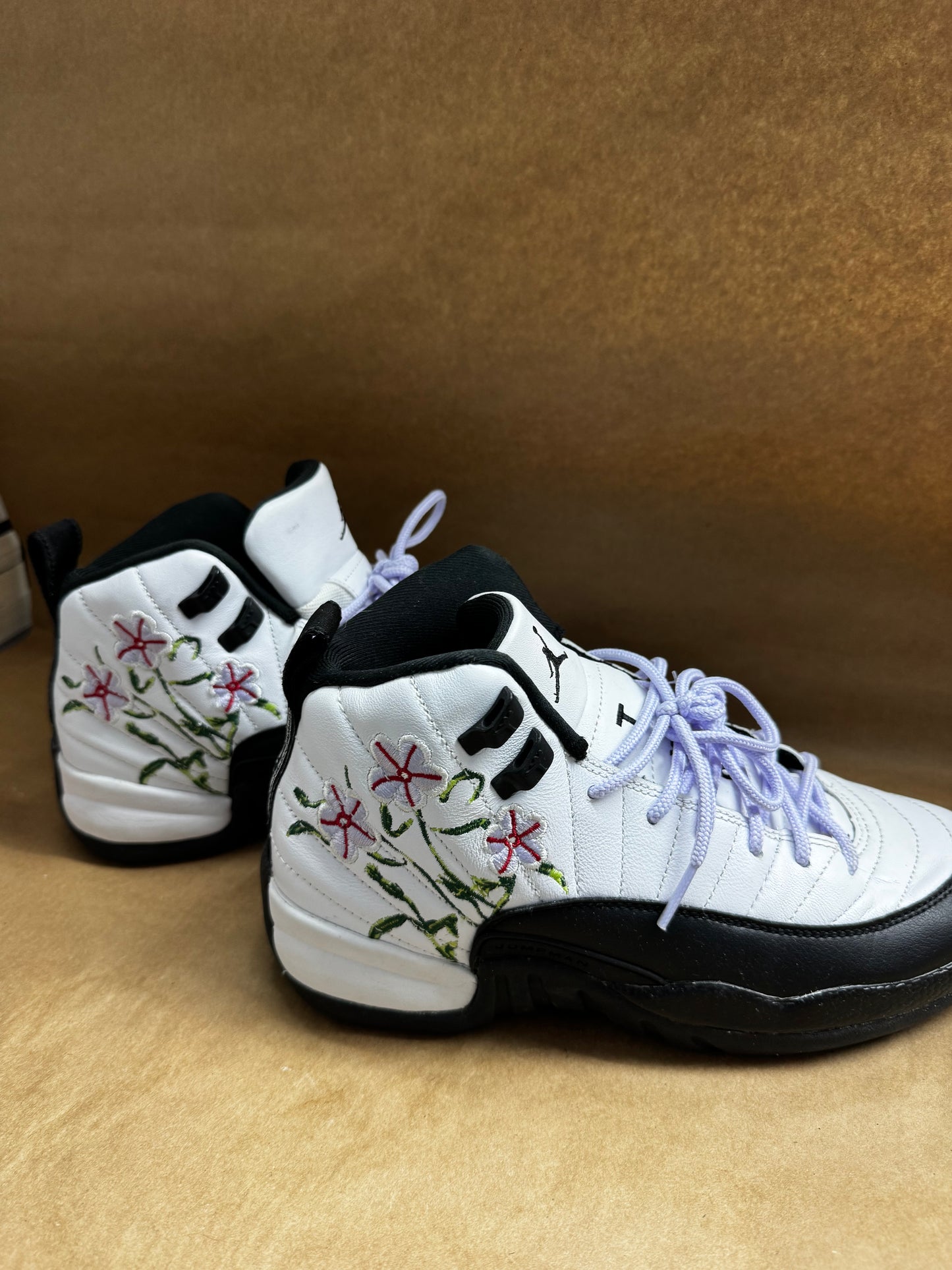 Air Jordan 12 Retro GS "Floral" sneakers jr.’s sz 5.5