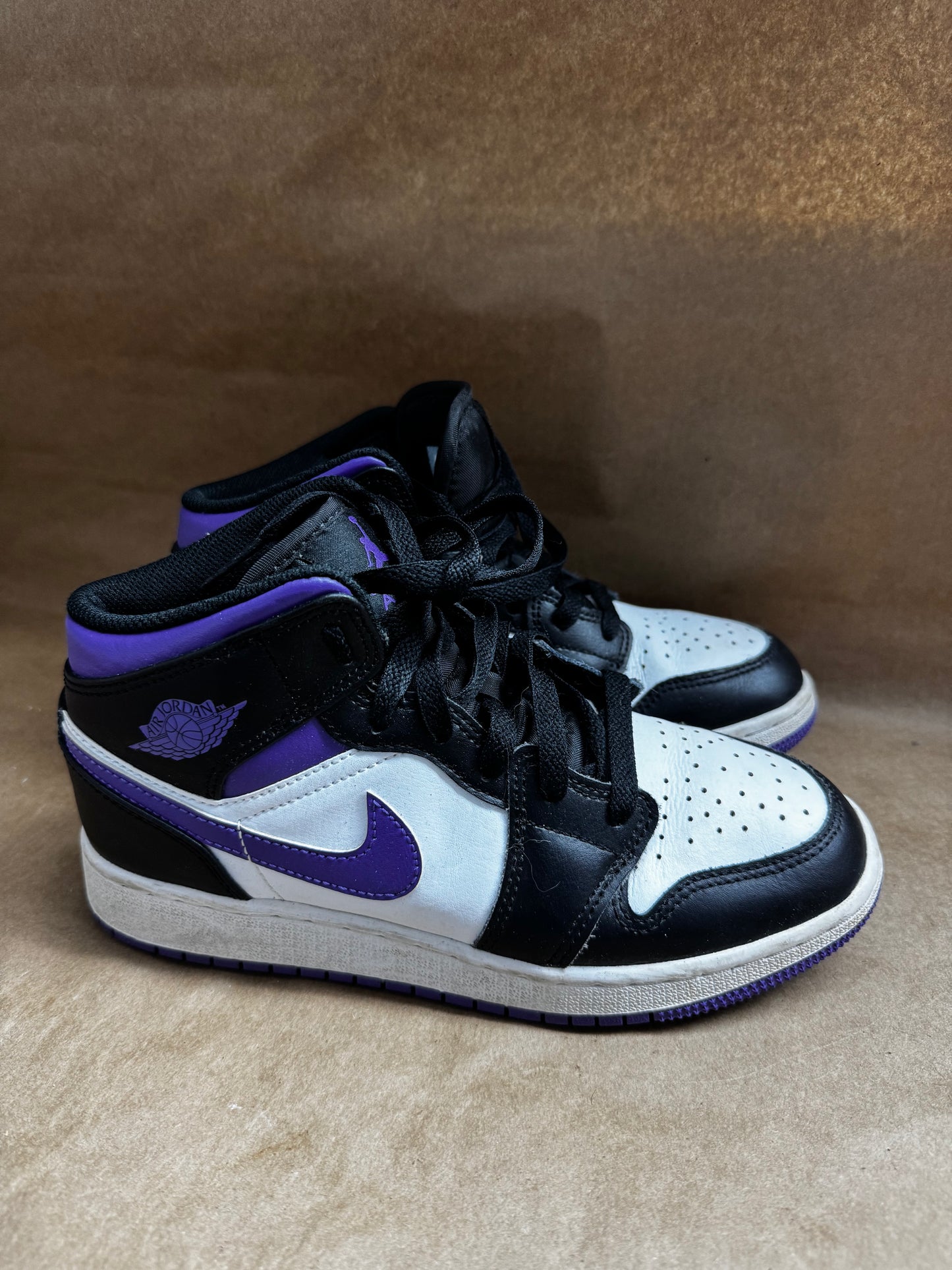 Air Jordan 1 Mid "Dark Iris" size 4.5 Youth
