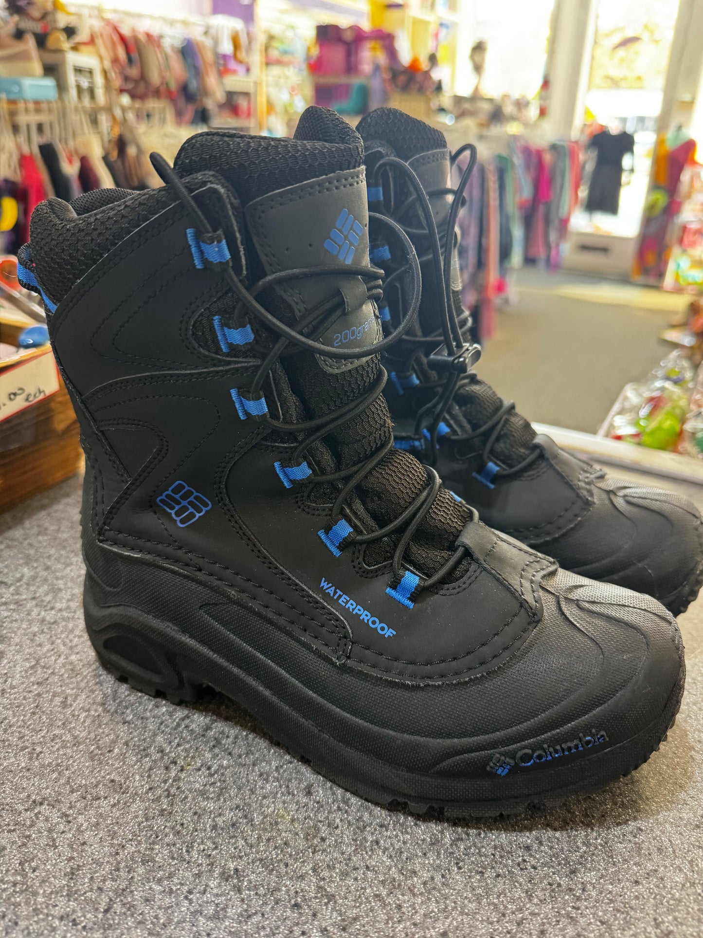 Columbia size 5 SnowBoot