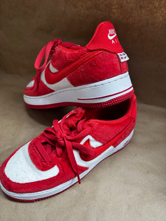 Nike Air Force one Valentine’s Day 6.5