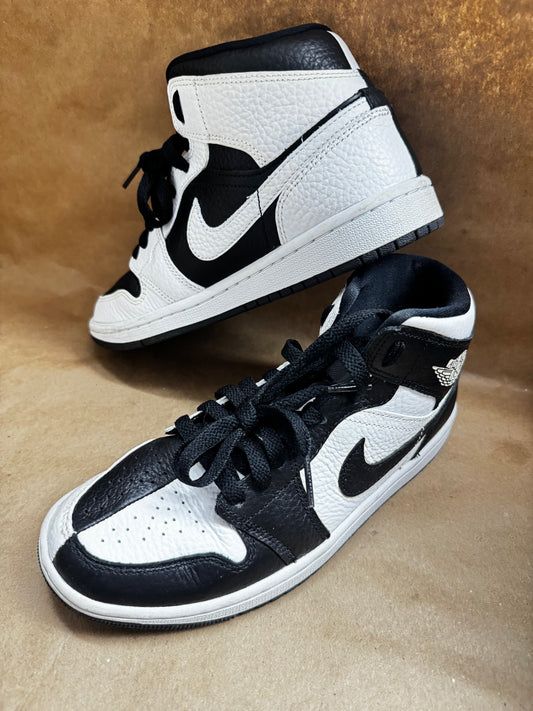 Nike Air Jordan Mid split top 7Y