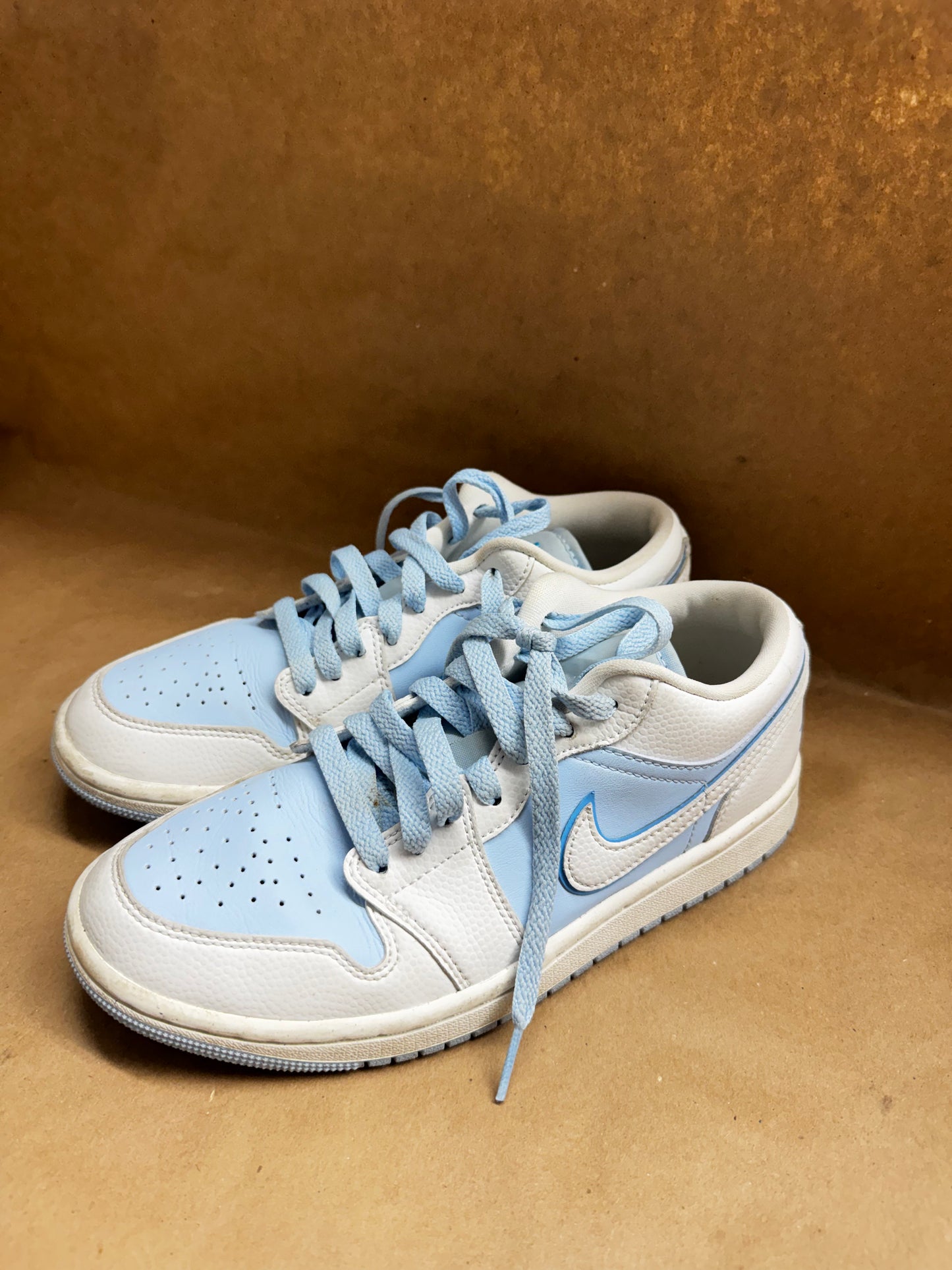 Woman’s 7 Nike Air Jordan
