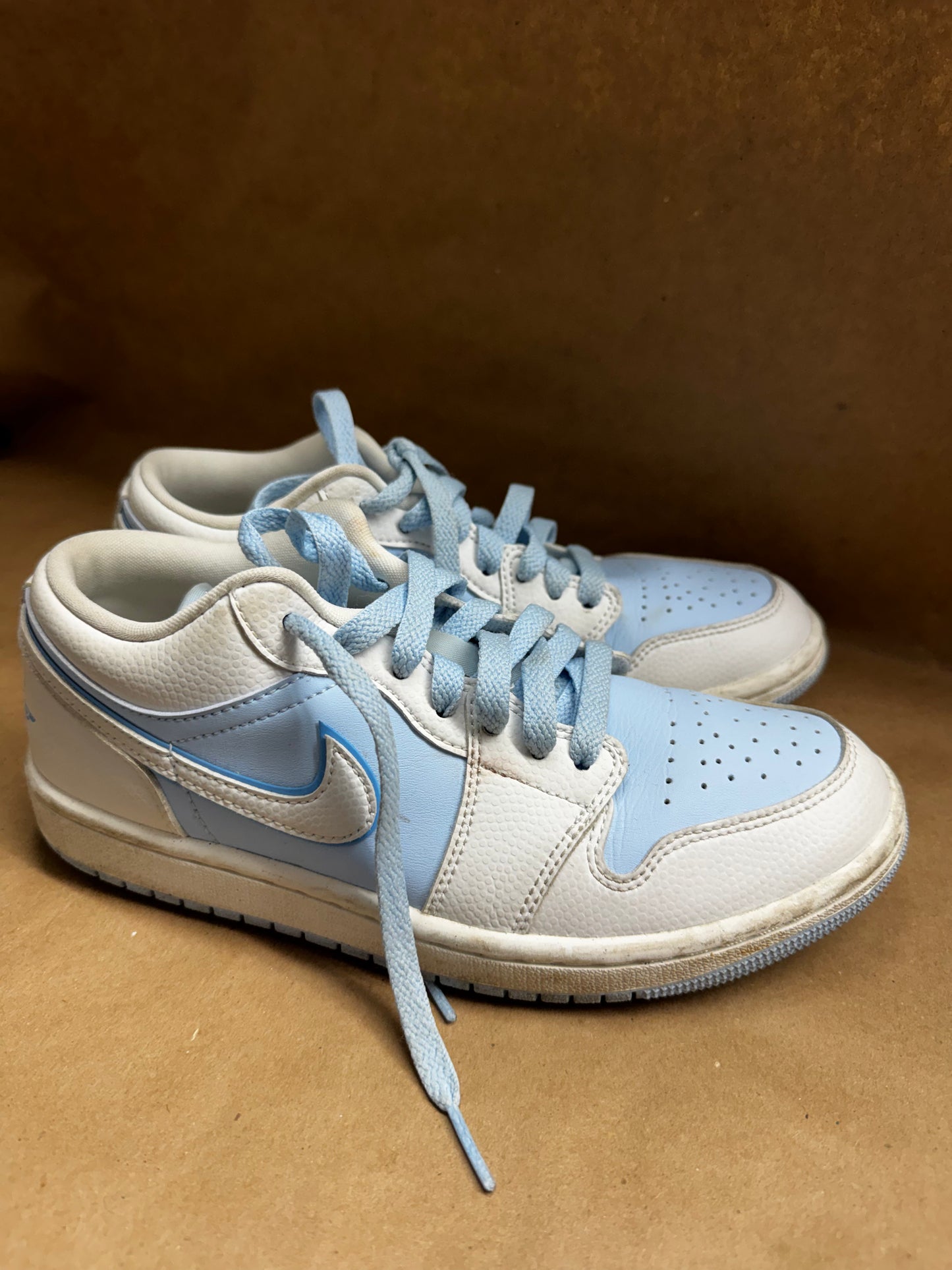 Woman’s 7 Nike Air Jordan