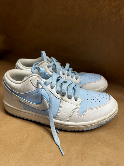 Woman’s 7 Nike Air Jordan