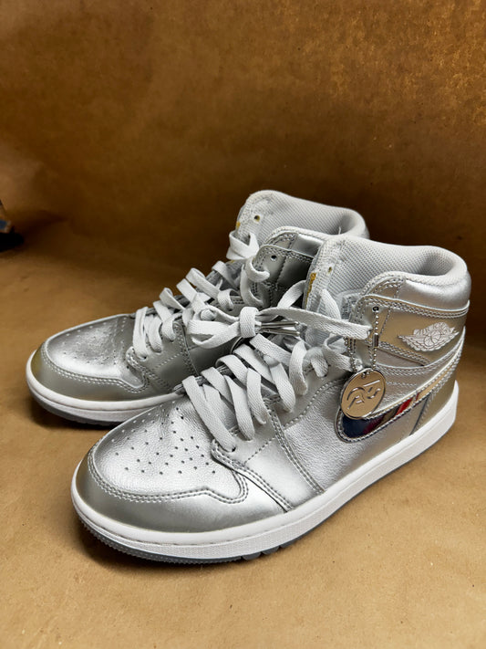 Size 6 Nike Golf Shoe Silver