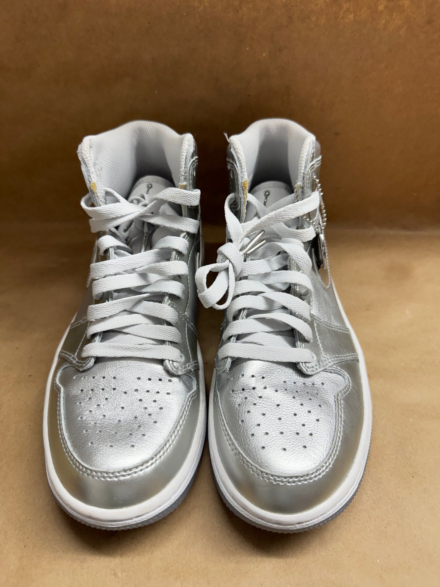 Size 6 Nike Golf Shoe Silver