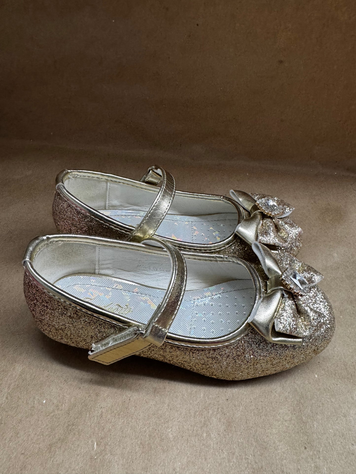 Size 10 Gold Dress Shoe