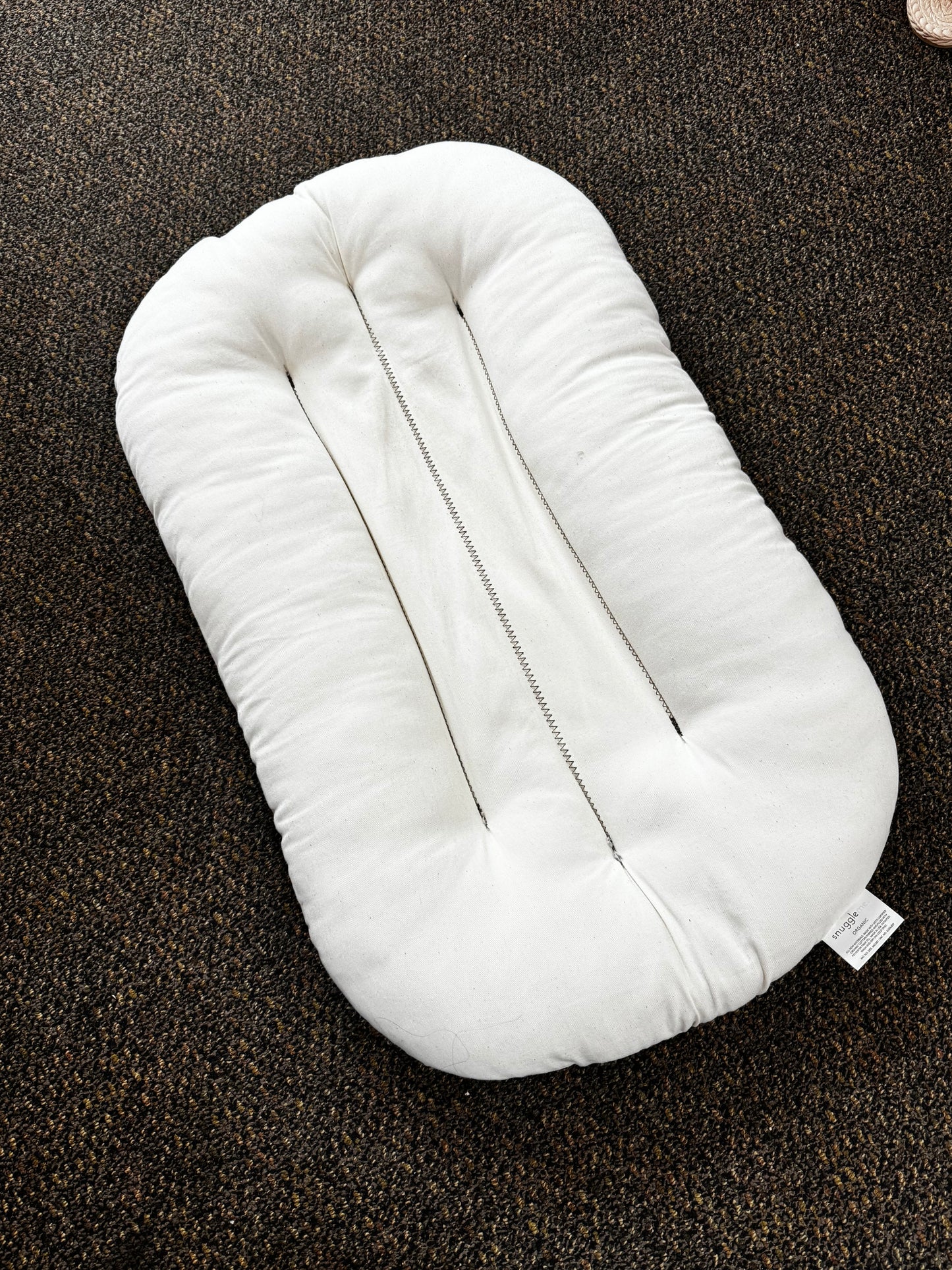 Snuggle me Organic Lounger with cover