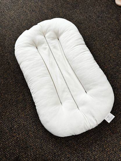 Snuggle me Organic Lounger with cover