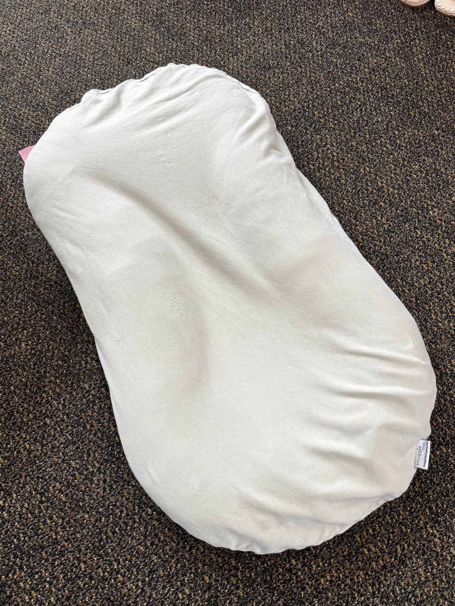 Snuggle me Organic Lounger with cover